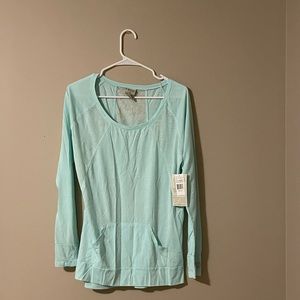 marika top in light teal size XL